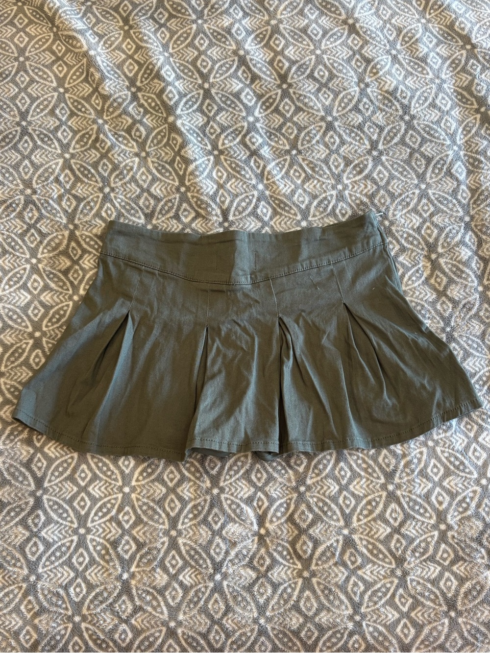 Refuge Mini Pleated Skort Olive Green Small